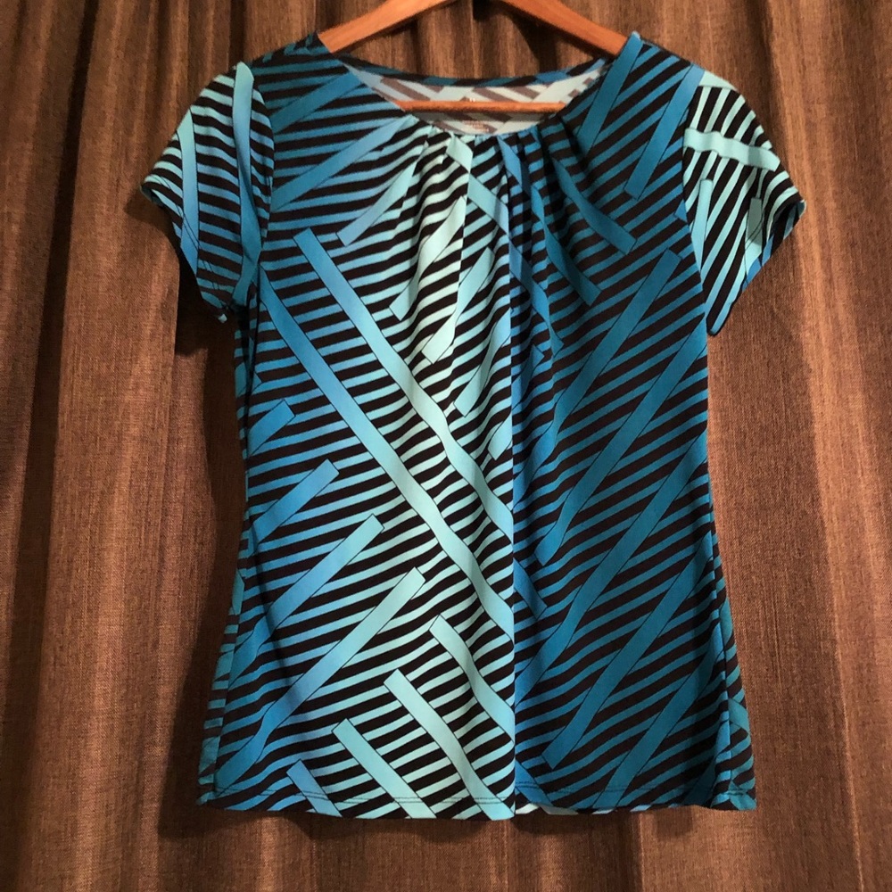 💙 Worthington Essential Scoop Neck Blouse - PM - Blue / Black Print 💙